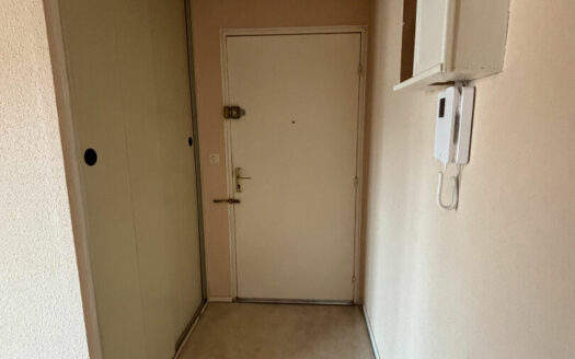 A vendre Rouen rive gauche F3 avec balcon et parking