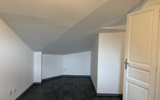 A vendre Bois Guillaume F1bis 23m2 carrez (43m² au sol) loué