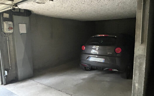 À Vendre parking  sous -terrain MONT-SAINT-AIGNAN