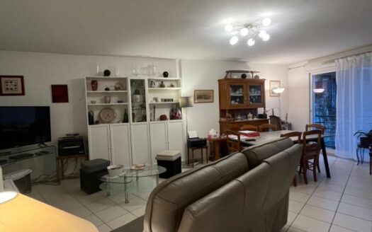 Appartement F4 de 102 m² avec balcon et double parking – 37 rue Saint-Maur, proc