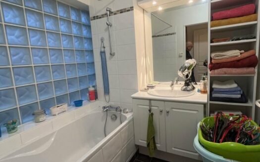 Appartement F4 de 102 m² avec balcon et double parking – 37 rue Saint-Maur, proc