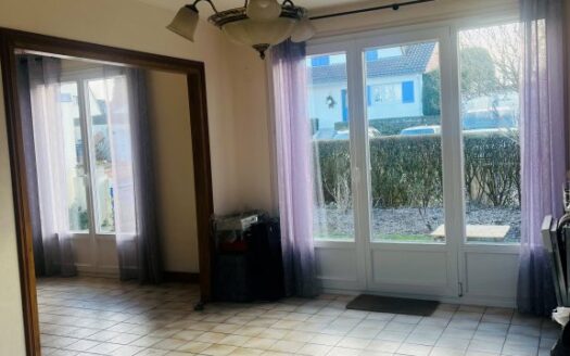 Rare à la location, maison de 91m² en centre d'Isneauville, calme en impasse