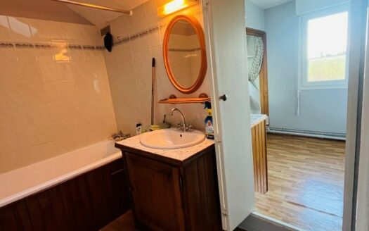 Rare à la location, maison de 91m² en centre d'Isneauville, calme en impasse