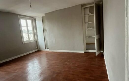 Place Saint Marc, F2 de 45m², emplacement idéal