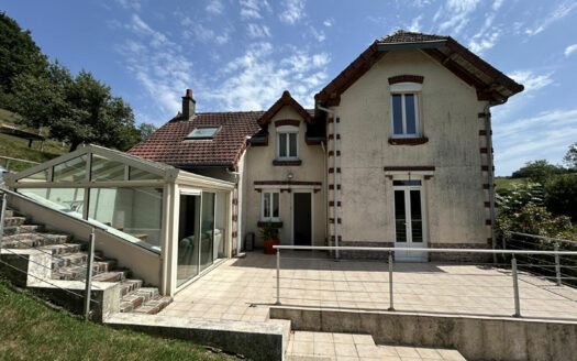 A vendre maison individuelle Barentin 4 chambres, jardin et garage indépendant.