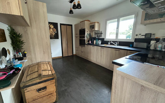 À vendre ESLETTES, Superbe maison 4 chambres, sous-sol complet, terrain 1750m²