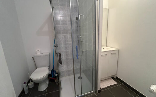 A vendre Maromme studio avec balcon et parking