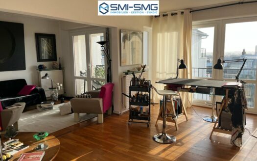 F3 idélament situé entre la rue beauvoisine et l'hotel de ville - Vue dégagée su