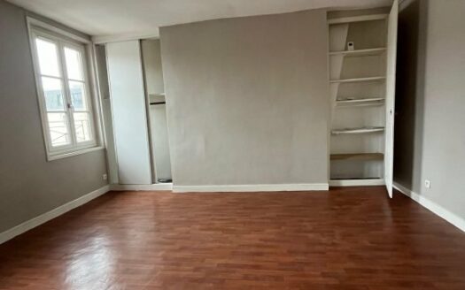 Place Saint Marc, F2 de 45m², emplacement idéal