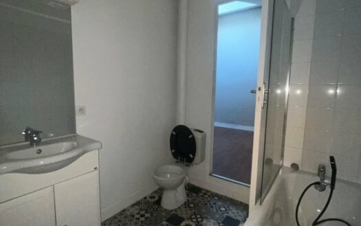 Place Saint Marc, F2 de 45m², emplacement idéal