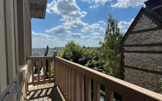 Location studio lumineux  27,76 m² avec balcon sud et parking sécurisé dans mais