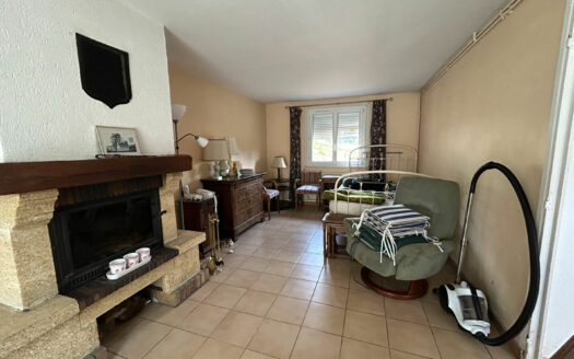 A vendre maison individuelle Barentin 4 chambres, jardin et garage indépendant.