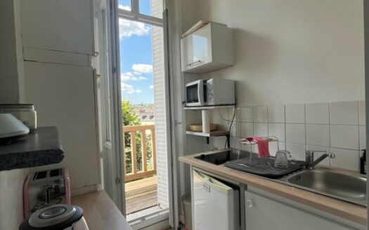 Location studio lumineux  27,76 m² avec balcon sud et parking sécurisé dans mais