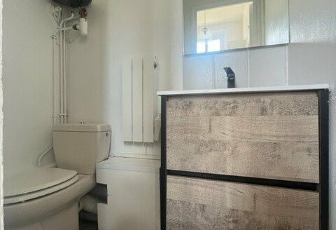 Location studio lumineux  27,76 m² avec balcon sud et parking sécurisé dans mais