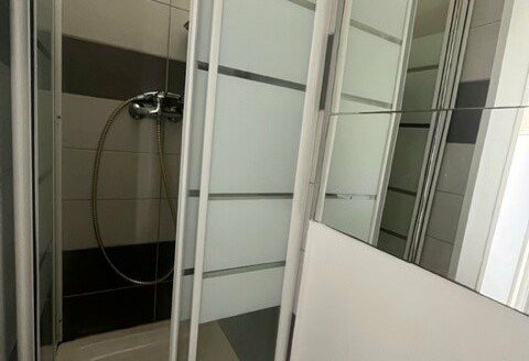 Location studio lumineux  27,76 m² avec balcon sud et parking sécurisé dans mais