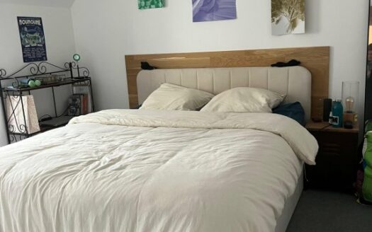 A louer, quartier vieux marché, F2 dans une rue calme au 3éme étage