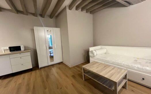 A louer, studio meublé, Rue Eau de Robec à Rouen