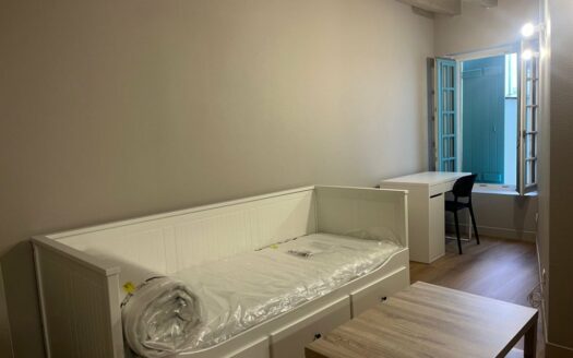 A louer, studio meublé, Rue Eau de Robec à Rouen