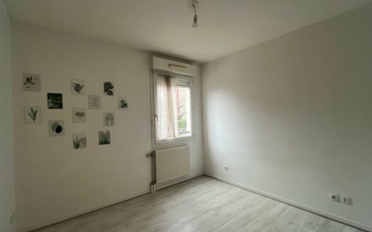 A louer, F2 préfecture, lumineux avec balcon et parking