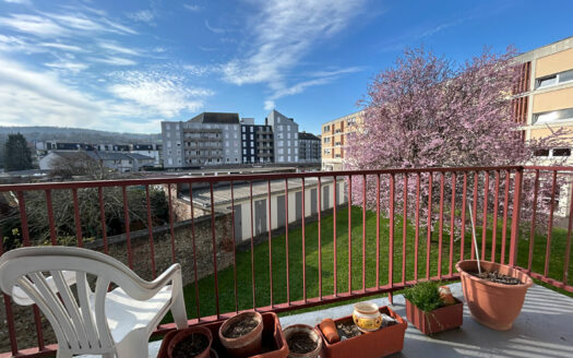 A vendre Appartement F4 Darnétal avec garage et caves.