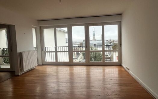 F3 idélament situé entre la rue beauvoisine et l'hotel de ville - Vue dégagée su