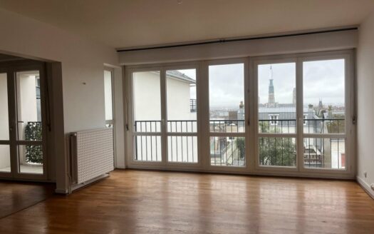 F3 idélament situé entre la rue beauvoisine et l'hotel de ville - Vue dégagée su