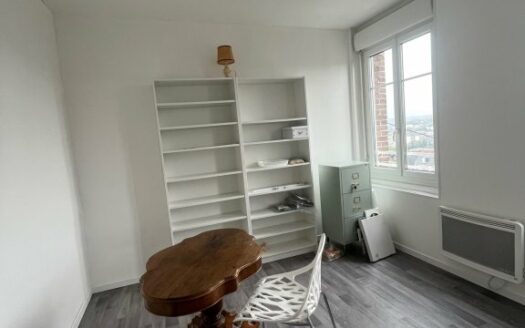 Charmant meublé dans maison bourgeoise, vue dégagée