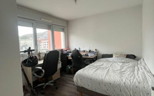 A louer, Rouen CHU, logement récent avec parking et balcon