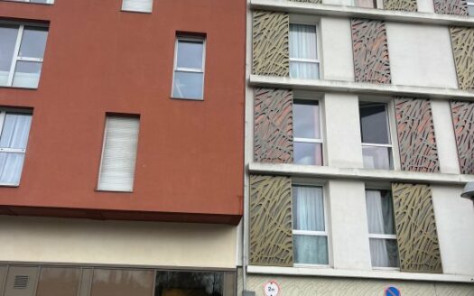 A louer, Rouen CHU, logement récent avec parking et balcon