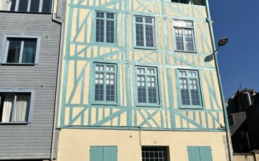 A louer, studio meublé, Rue Eau de Robec à Rouen