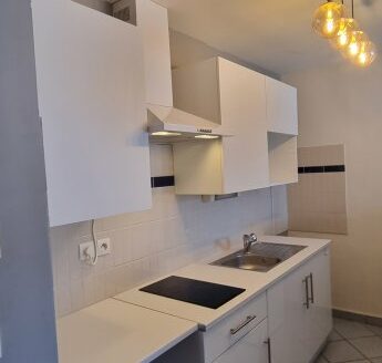 A louer, F2 en parfait état, préfecture de Rouen, Parking