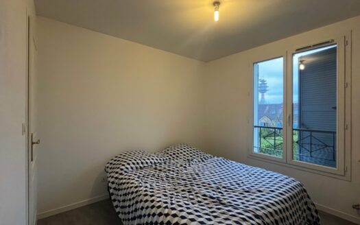 A louer - Pavillon individuel avec jardin clos et double garage à Mesnil-Esnard