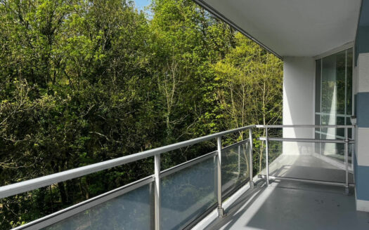 F2 lumineux avec terrasse et parking en résidence senior à Mont-Saint-Aignan