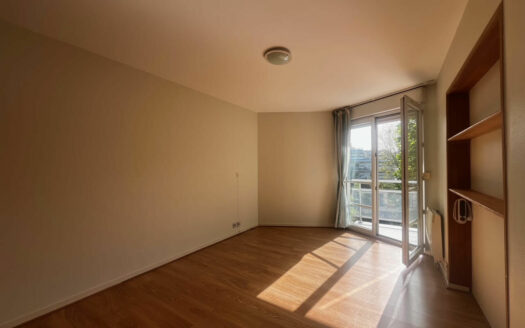 F2 lumineux avec terrasse et parking en résidence senior à Mont-Saint-Aignan