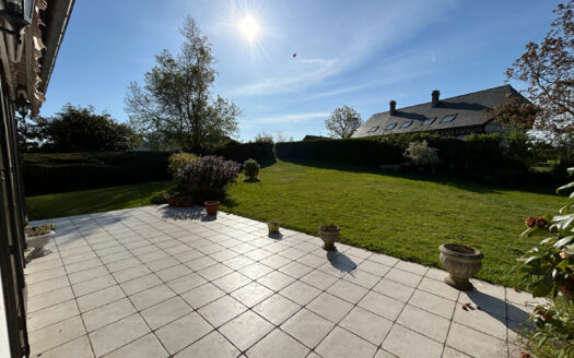 A vendre SAINT PIERRE DE VARENGEVILLE, maison en impasse, 3 chambres, sous-sol complet.