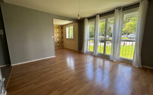 À vendre Appartement Maromme 4 pièces au rez-de-chaussée avec grande cave.