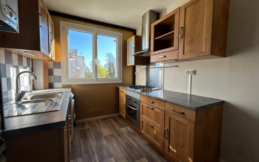 À vendre Appartement Maromme 4 pièces au rez-de-chaussée avec grande cave.