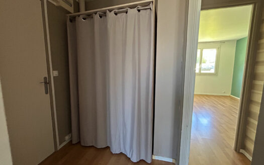 À vendre Appartement Maromme 4 pièces au rez-de-chaussée avec grande cave.