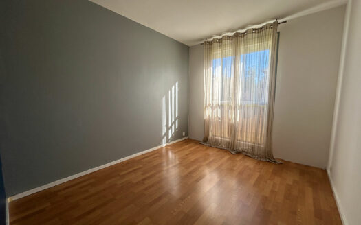 À vendre Appartement Maromme 4 pièces au rez-de-chaussée avec grande cave.