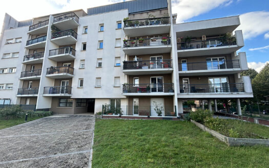 Appartement Sotteville Les Rouen F2 avec balcon et parking.