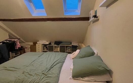 A louer, F2 entre la place du vieux marché et la préfecture