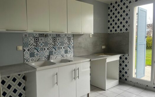 A louer - Pavillon individuel avec jardin clos et double garage à Mesnil-Esnard