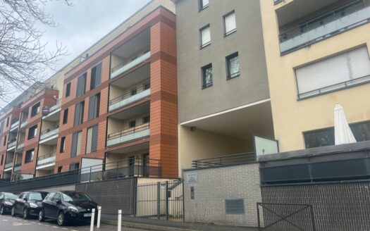 Studio lumineux avec cave et parking en option – Résidence récente et sécurisée