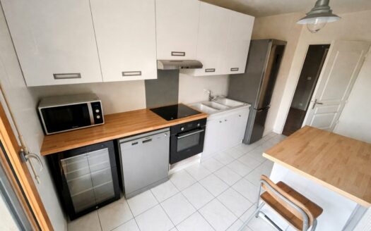 A louer, F4 de 85m² à Bois Guillaume, parking, cave