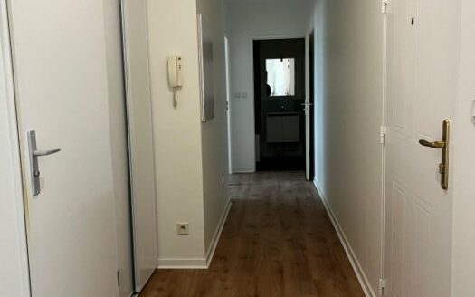 F3 refait à neuf avec parking – Rouen Gauche Clinique de l'europe