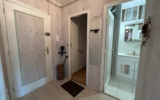 A vendre appartement F5 MONT SAINT AIGNAN, rez-de-chaussée avec balcon