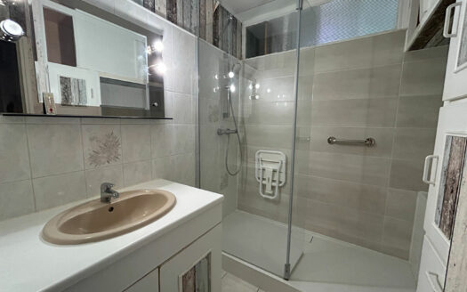 A vendre appartement F5 MONT SAINT AIGNAN, rez-de-chaussée avec balcon