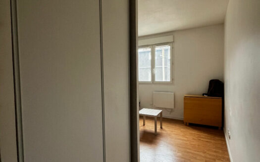 STUDIO MEUBLE  16.36m² QUARTIER SAINT MARC