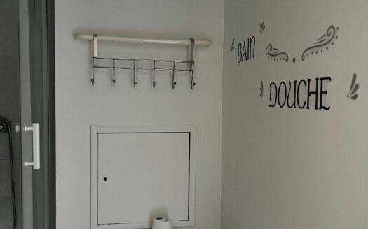 STUDIO MEUBLE  16.36m² QUARTIER SAINT MARC
