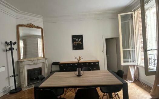 Location meublé de charme 55 m² Palais de Justice